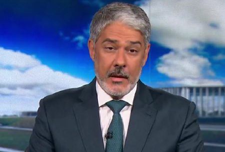 Após perder folga, William Bonner quebra protocolo na Globo e provoca golpistas