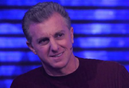 Globo expõe atitude polêmica de Luciano Huck e Jojo Todynho na frente de convidada
