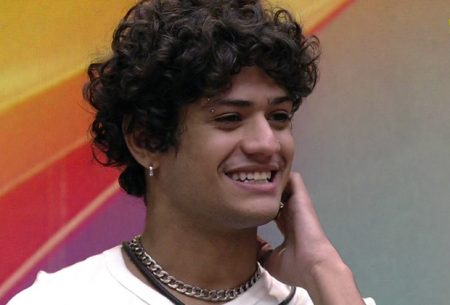 BBB 2023: Gabriel Santana expõe sexualidade aos brothers e reação de Gustavo impressiona