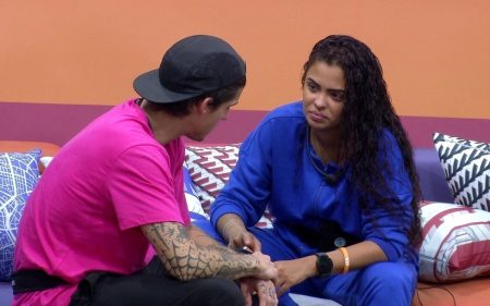 BBB 2023: Gabriel choca Paula com pedido após bronca de Tadeu Schmidt