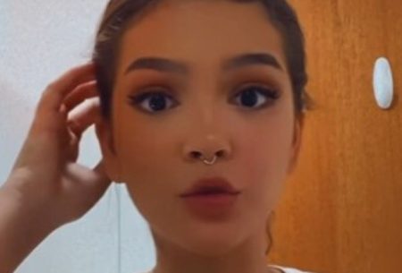 Mel Maia radicaliza, choca ao surgir com cabelo diferente e mãe expõe situação