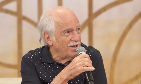 Ary Fontoura completa 90 anos e recebe homenagens de famosos e fãs no Encontro