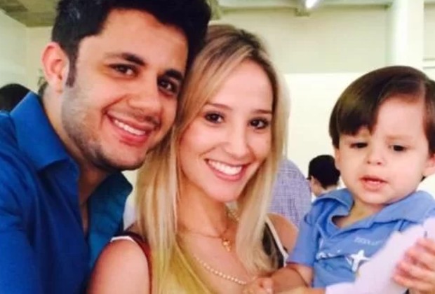 Mãe do filho de Cristiano Araújo choca ao revelar o que tem feito sozinha