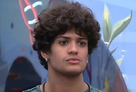 BBB 2023: Gabriel Santana revela desejo envolvendo cantor, que reage de forma inesperada