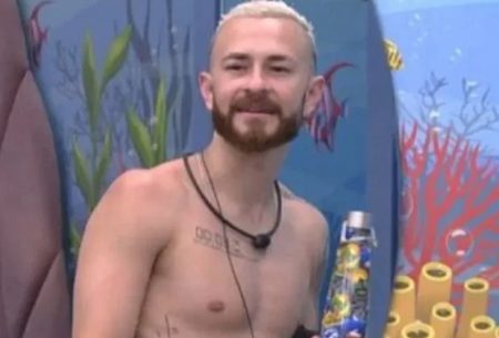 BBB 2023: Fred se descuida no banho e acaba mostrando demais