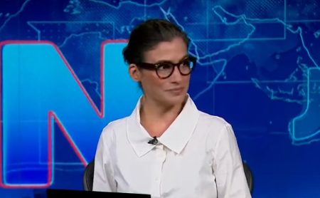 Renata Vasconcellos reage chocada ao ouvir gemidão ao vivo no Jornal Nacional