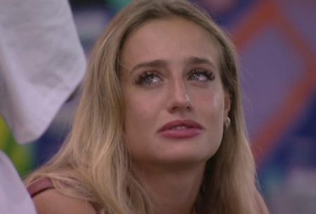 BBB 2023: Após briga, Bruna Griphao reclama de grupo: “Está difícil”