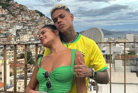 Namorados na vida real, Bella Campos e MC Cabelinho chocam em Vai na Fé
