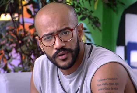 BBB 2023: Ricardo surpreende e revela que já teve experiência com outro homem