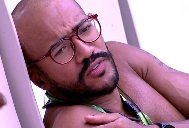 BBB 2023: Ricardo surpreende ao detonar aliada e a chama de “vetezeira”