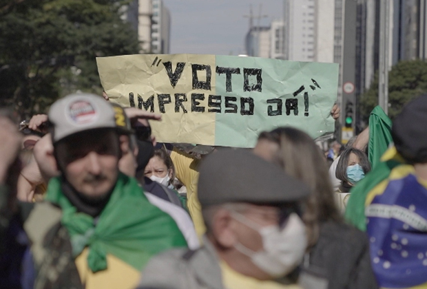 Globo aposta as suas fichas em série contra bolsonaristas radicais no exterior