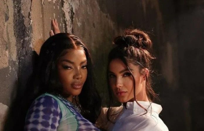 Ex de Medina, Gabriela Versiani comenta cena quente com Ludmilla em clipe