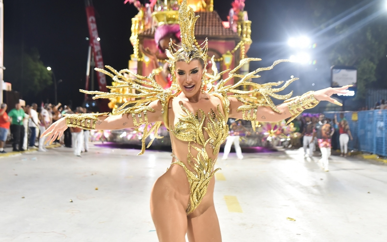Lorena Improta mostra marcas no corpo após desfile no Carnaval