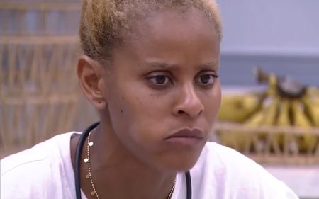 BBB 2023: Produção dá bronca forte em brothers e Aline Wirley se revolta: “É fod*”