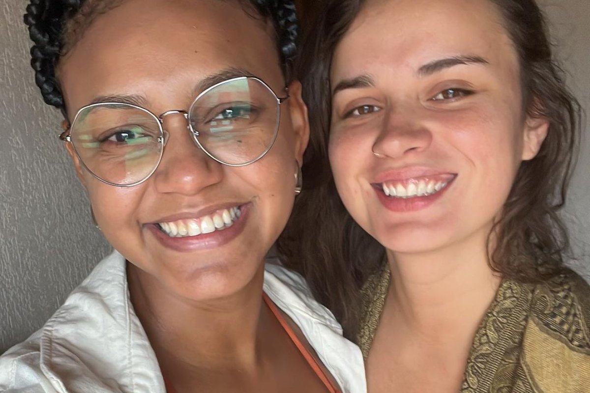 Jessi Alves se pronuncia após sofrer homofobia ao anunciar namoro com produtora