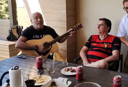 Sertanejo Rick faz Bolsonaro chorar em live e tem problema na Justiça descoberto