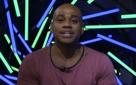 Cezar Black volta a falar de site adulto e abre o jogo sobre vida amorosa