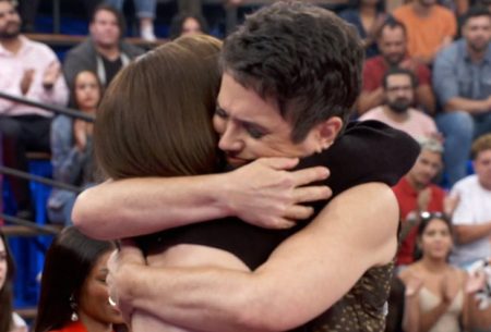 Após abraço, Sandra Annenberg expõe o que falou a Klara Castanho no Altas Horas