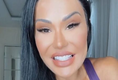 Gracyanne Barbosa dá alfinetada em cantor ao revelar quantas vezes faz sexo na semana