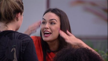 BBB 2023: Bruna Griphao fica chocada ao ver Larissa contar que esteve em sua casa