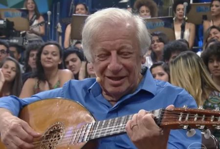 Juca Chaves, músico e humorista, morre aos 84 anos