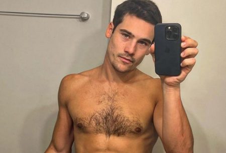 Nicolas Prattes explica como lida com comentários ousados após fotos de sunga branca