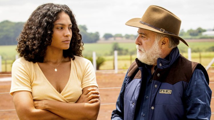 Aline (Barbara Reis) e Antonio (Tony Ramos) em Terra e Paixão 