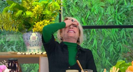 Ana Maria Braga dispara palavrão ao vivo na Globo e fica sem graça: “Jura?”