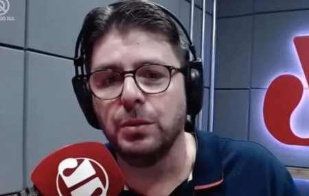 Dono da Jovem Pan revela financiamento em atos antidemocráticos em relato ao vivo