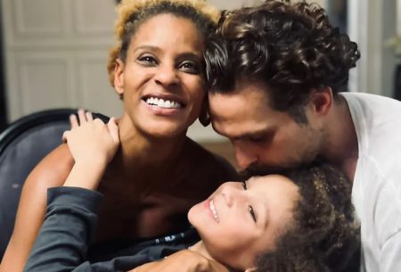 Aline Wirley emociona ao mostrar momento especial com marido e filho