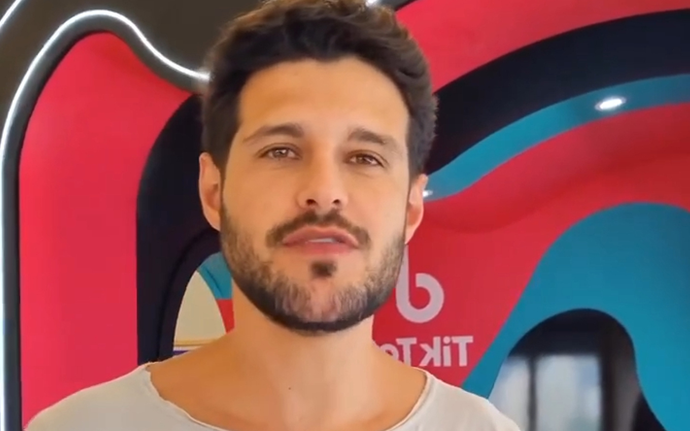Rodrigo Mussi surpreende ao fazer confissão envolvendo nudes