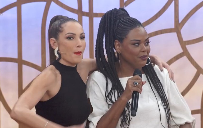 Patrícia Poeta comete gafe com atriz de Vai na Fé e leva invertida ao vivo na Globo