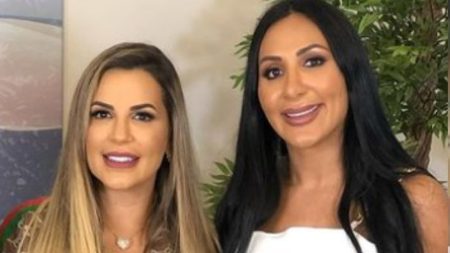 Irmã de Deolane Bezerra quebra o pau com ex-Fazenda e abre o jogo em público