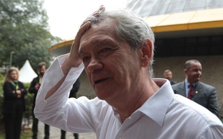 Serginho Groisman e famosos vão às lágrimas em último adeus a Rita Lee