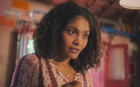 Terra e Paixão: Aline se confunde após presente e Caio quebra a cara