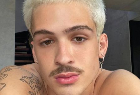 João Guilherme detalha momento tenso ao gravar primeira cena quente: “Tesão”