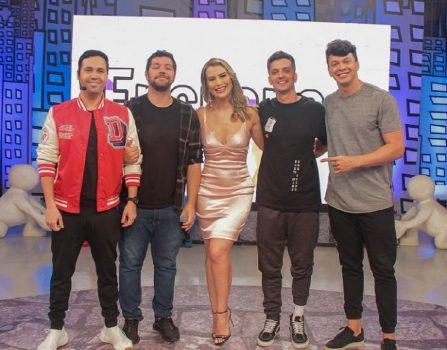 Em crise, RedeTV! toma decisão envolvendo a ex-BBB Fernanda Keulla