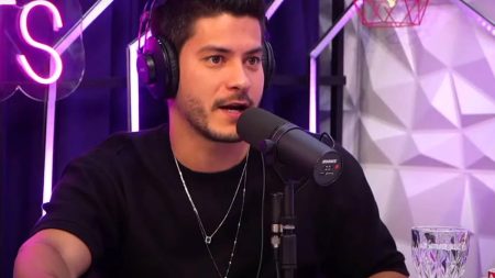 Arthur Aguiar abre intimidade e revela rotina sexual impressionante: “Todo dia”