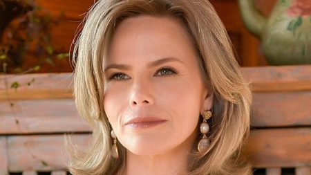 Maria Cândida surpreende e faz revelação envolvendo salário na Globo e na internet