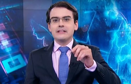 Peão no reality da Record, Dudu Camargo é proibido de falar mal do SBT por acordo na justiça