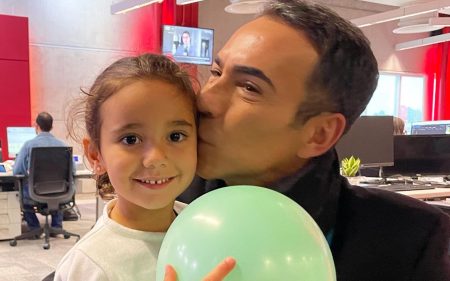 César Tralli leva a filha ao trabalho após promessa: “Finalmente”