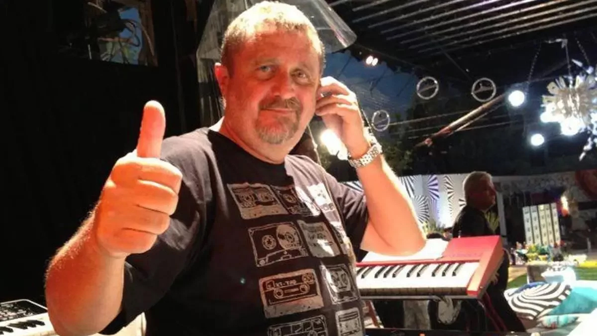 Morre músico fundador da banda RPM, aos 64 anos, em São Paulo