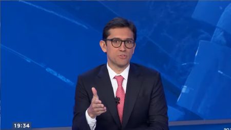 Âncora da Band faz relato emocionado e chora ao vivo em telejornal