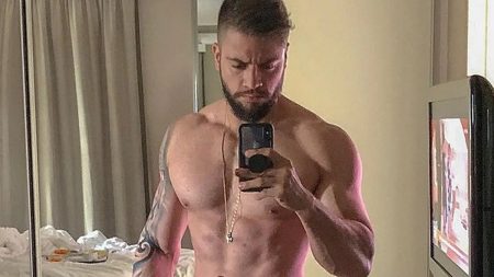 Ex-marido de Preta Gil choca ao anunciar perfil em site adulto após separação