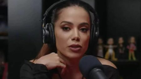 Anitta recorda drama na infância e faz revelação: “Veio polícia”