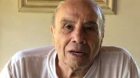 Stenio Garcia volta ao hospital após desmaio em casa; estado de saúde é revelado