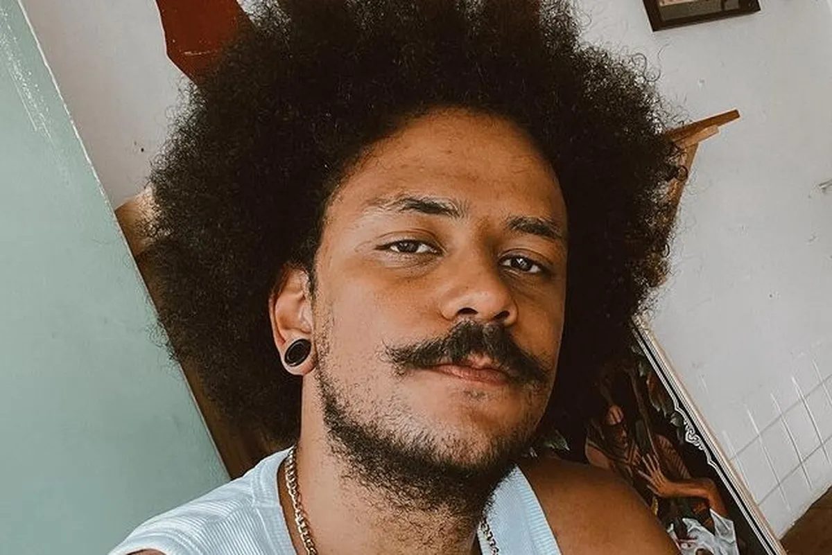 Ex-BBB João Pedrosa é vítima de racismo e detalha situação