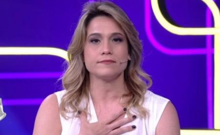 Cobrindo a Copa do Mundo Feminina, Fernanda Gentil faz desabafo sobre decisão da família