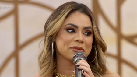 Lexa recebe medalha em honraria máxima do Rio de Janeiro, é criticada e rebate