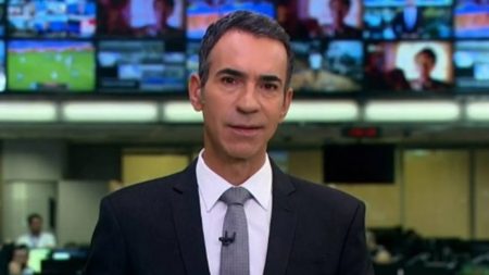 César Tralli não segura o riso na Globo ao falar de feriados em 2024: “Começar a chorar”